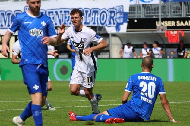 31.08.2024, Fussball, Herren, 2. Bundesliga, Saison 2024 2025, SV 07 Elversberg - SV Darmstadt 98, Torjubel zum 3:0, Torschütze: Fisnik Asllani (SV 07 Elversberg) Elversberg Ursapharm-Arena an der Kaiserlinde Saarland Deutschland (DE)