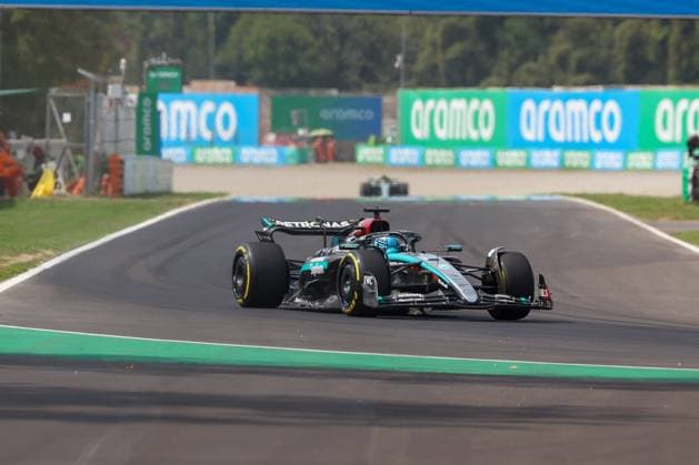 George Russell (Mercedes-AMG) in der Variante Della Roggia, 3 Freies Training, Grosser Preis von Italien, Motorsport, Herren, Formel 1, 31.08.2024 Monza Lombardei Italien