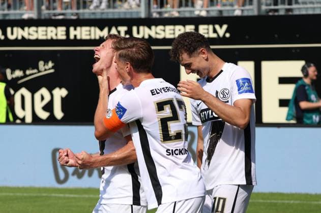 31.08.2024, Fussball, Herren, 2. Bundesliga, Saison 2024 2025, SV 07 Elversberg - SV Darmstadt 98, Torjubel zum 5:0, Torschütze: Elias Baum (SV 07 Elversberg) Elversberg Ursapharm-Arena an der Kaiserlinde Saarland Deutschland (DE)