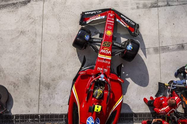 55 SAINZ Carlos (spa), Scuderia Ferrari SF-24, action during the Formula 1 Pirelli Gran Premio d’Italia 2024, Italian Grand Prix 2024, 16th round of the 2024 Formula One World Championship, WM, Weltmeisterschaft from August 30 to September 1, 2024 on the Autodromo Nazionale Monza, in Monza, Italy - F1 - ITALIAN GRAND PRIX 2024 DPPI Panoramic  240831_R16_ITALIA_DP_EA013499