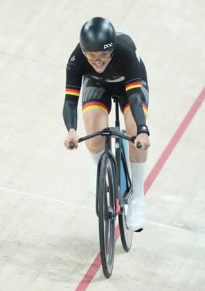 Sport Themen der Woche KW35 (240831) -- PARIS, Aug. 31, 2024 -- Maike Hausberger of Germany competes during the women s C1-3 500m time trial final of para cycling track at the Paris 2024 Paralympic Games in Paris, France, Aug. 31, 2024. ) (PARIS2024)FRANCE-PARIS-PARALYMPICS-PARA CYCLING TRACK HexCanling 