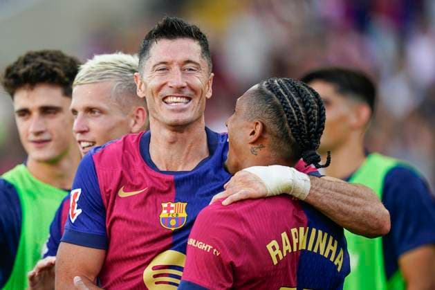 Sport Themen der Woche KW35 Sport Bilder des Tages ESP: FC Barcelona, Barca v Real Valladolid. La Liga EA Sports. Date Raphael Dias Belloli Raphinha of FC Barcelona celebrates the 4-0 with Robert Lewandowski during the La Liga EA Sports match between FC Barcelona and Real Valladolid played at Lluis Companys Stadium on August 31, 2024 in Barcelona, Spain. kpng Copyright: xSergioxRuizx xPRESSINPHOTOx PS_240831_077