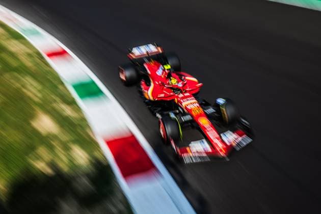 Sport Bilder des Tages Autodromo di Monza, Monza, Italy. 31.August.2024; Carlos Sainz Jr of Spain and Scuderia Ferrari during Formula One Italian Grand Prix  (264900206)