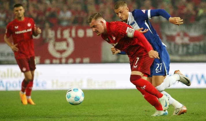 Marlon Ritter (7, FC Kaiserslautern) , Michael Cuisance (27, Hertba BSC Berlin) 31.08.2024, Fußball, 2. Bundesliga, FC Kaiserslautern - Hertha BSC Berlin, 4. Spieltag, Saison 2024 25, Fritz Walter Stadion, Kaiserslautern, Deutschland, Foto: Michael Deines PROMEDIAFOTO, ** DFB & DFL regulations prohibit any use of photographs as image sequences and or quasi-video. ** FC Kaiserslautern - Hertha BSC Berlin