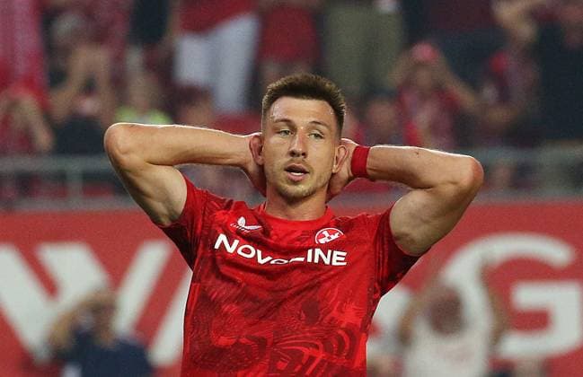 Daniel Hanslik (19, FC Kaiserslautern) vergibt torchance 31.08.2024, Fußball, 2. Bundesliga, FC Kaiserslautern - Hertha BSC Berlin, 4. Spieltag, Saison 2024 25, Fritz Walter Stadion, Kaiserslautern, Deutschland, Foto: Michael Deines PROMEDIAFOTO, ** DFB & DFL regulations prohibit any use of photographs as image sequences and or quasi-video. ** FC Kaiserslautern - Hertha BSC Berlin