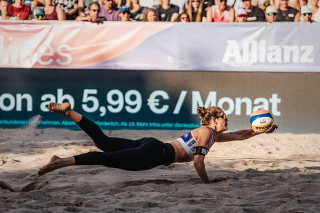 Beachvolleyball Frauen Allianz German Beach Tour Deutsche Beachvolleyball-Meisterschaft 2024 31.08.2024 Cinja Tillmann springt zum Ball Timmendorfer Strand Ahmann-Hager-Arena Schleswig-Holstein Deutschland