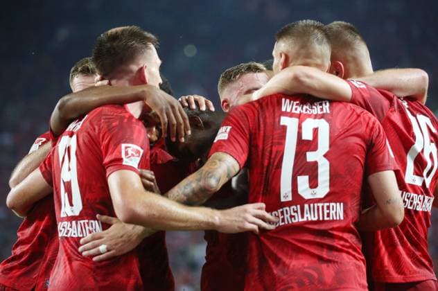 2:1 FCK durch Aaron Opoku (17, FC Kaiserslautern) 31.08.2024, Fußball, 2. Bundesliga, FC Kaiserslautern - Hertha BSC Berlin, 4. Spieltag, Saison 2024 25, Fritz Walter Stadion, Kaiserslautern, Deutschland, zmdz, ** DFB & DFL regulations prohibit any use of photographs as image sequences and or quasi-video. ** FC Kaiserslautern - Hertha BSC Berlin