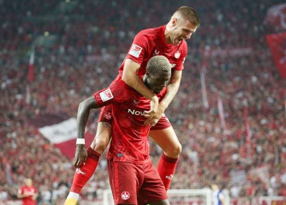 2:1 FCK durch Aaron Opoku (17, FC Kaiserslautern) 31.08.2024, Fußball, 2. Bundesliga, FC Kaiserslautern - Hertha BSC Berlin, 4. Spieltag, Saison 2024 25, Fritz Walter Stadion, Kaiserslautern, Deutschland, zmdz, ** DFB & DFL regulations prohibit any use of photographs as image sequences and or quasi-video. ** FC Kaiserslautern - Hertha BSC Berlin