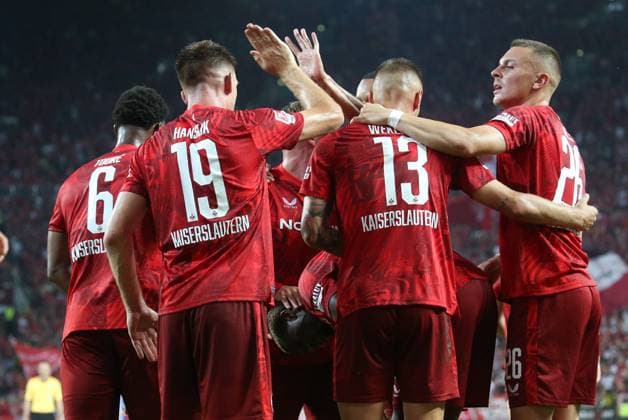 2:1 FCK durch Aaron Opoku (17, FC Kaiserslautern) 31.08.2024, Fußball, 2. Bundesliga, FC Kaiserslautern - Hertha BSC Berlin, 4. Spieltag, Saison 2024 25, Fritz Walter Stadion, Kaiserslautern, Deutschland, Foto: Michael Deines PROMEDIAFOTO, ** DFB & DFL regulations prohibit any use of photographs as image sequences and or quasi-video. ** FC Kaiserslautern - Hertha BSC Berlin
