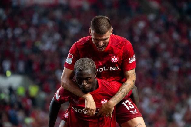 Aaron Opoku (FC Kaiserslautern, 17), Erik Wekesser (FC Kaiserslautern, 13) jubeln ueber das Tor zum 2:1, GER, FC Kaiserslautern (FCK) vs Hertha BSC Berlin (BSC), Fussball 2. Bundesliga, 4. Spieltag, Saison 2024 2025, 31.08.2024 DFB DFL regulations prohibit any use of photographs as image sequences and or quasi-video GER, FC Kaiserslautern (FCK) vs Hertha BSC Berlin (BSC), Fussball 2. Bundesliga, 4. Spieltag, Saison 2024 2025, 31.08.2024 Kaiserslautern