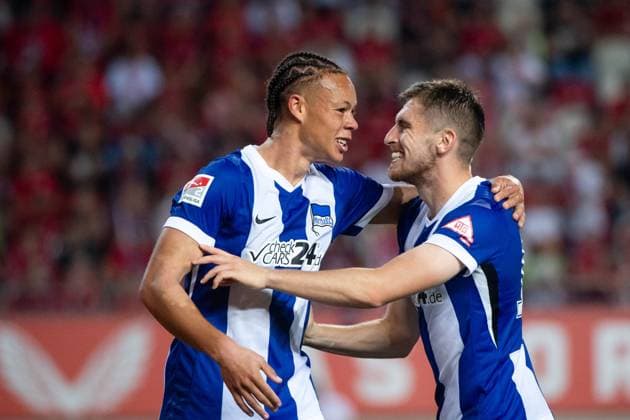 Scherhant Derry (Hertha BSC Berlin, 39), Kenny Jonjoe (Hertha BSC Berlin, 16) jubeln ueber das Tor zum 2:2, GER, FC Kaiserslautern (FCK) vs Hertha BSC Berlin (BSC), Fussball 2. Bundesliga, 4. Spieltag, Saison 2024 2025, 31.08.2024 DFB DFL regulations prohibit any use of photographs as image sequences and or quasi-video GER, FC Kaiserslautern (FCK) vs Hertha BSC Berlin (BSC), Fussball 2. Bundesliga, 4. Spieltag, Saison 2024 2025, 31.08.2024 Kaiserslautern