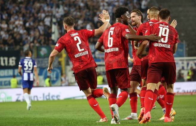 3:3 für den FCK durch Boris Tomiak (2, FC Kaiserslautern) 31.08.2024, Fußball, 2. Bundesliga, FC Kaiserslautern - Hertha BSC Berlin, 4. Spieltag, Saison 2024 25, Fritz Walter Stadion, Kaiserslautern, Deutschland, zmdz, ** DFB & DFL regulations prohibit any use of photographs as image sequences and or quasi-video. ** FC Kaiserslautern - Hertha BSC Berlin