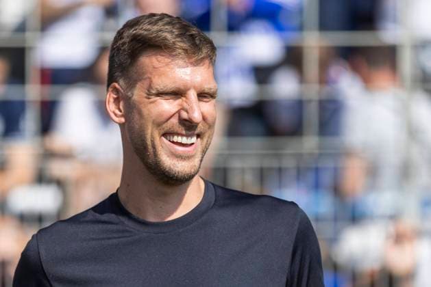 Andreas Luthe wird vor der Partie verabschiedet. Bochum, Fussball 1.Bundesliga 2. Spieltag, Spieltag 2, VfL Bochum - Borussia Moenchengladbach, 31.08.2024, Vonovia Ruhrstadion, Bochum. DFL regulations prohibit any use of photographs as image sequences and or quasi-video Â