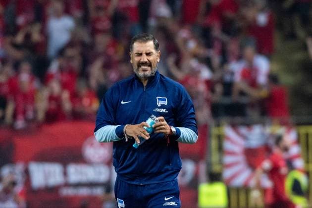 Cristian Fiel (Hertha BSC Berlin, Trainer) aergert sich ueber das Tor zum 3:3, GER, FC Kaiserslautern (FCK) vs Hertha BSC Berlin (BSC), Fussball 2. Bundesliga, 4. Spieltag, Saison 2024 2025, 31.08.2024 DFB DFL regulations prohibit any use of photographs as image sequences and or quasi-video GER, FC Kaiserslautern (FCK) vs Hertha BSC Berlin (BSC), Fussball 2. Bundesliga, 4. Spieltag, Saison 2024 2025, 31.08.2024 Kaiserslautern
