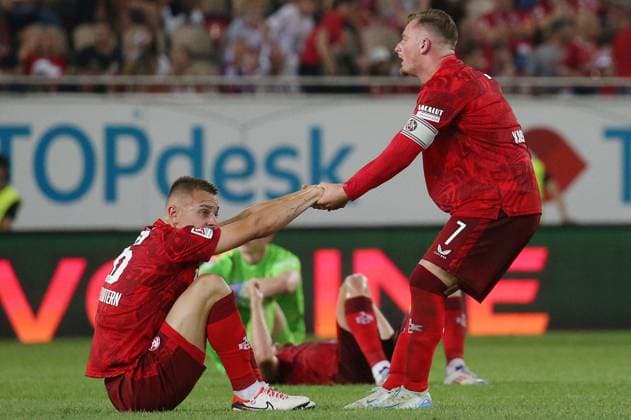 3:4 Niederlage für den FCK, rechts Marlon Ritter (7, FC Kaiserslautern) 31.08.2024, Fußball, 2. Bundesliga, FC Kaiserslautern - Hertha BSC Berlin, 4. Spieltag, Saison 2024 25, Fritz Walter Stadion, Kaiserslautern, Deutschland, zmdz, ** DFB & DFL regulations prohibit any use of photographs as image sequences and or quasi-video. ** FC Kaiserslautern - Hertha BSC Berlin