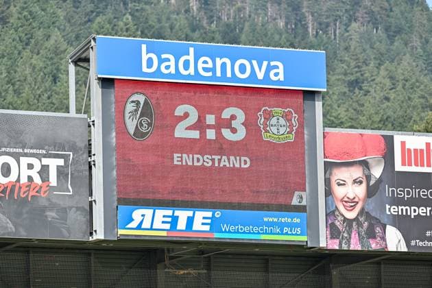 Endstand des Spiels. GER, SC Freiburg - Bayer 04 Leverkusen, Frauen-Fussball, Google Pixel Frauen-Bundesliga, 1. Spieltag, Saison 2024 2025, 31.08.2024 DFB REGULATIONS PROHIBIT ANY USE OF PHOTOGRAPHS AS IMAGE SEQUENCES AND OR QUASI-VIDEO GER, SC Freiburg - Bayer 04 Leverkusen, Frauen-Fussball, Google Pixel Frauen-Bundesliga, 1. Spieltag, Saison 2024 2025, 31.08.2024 Freiburg Copyright: xEibner-Pressefoto ThomasxHessx EP_THS