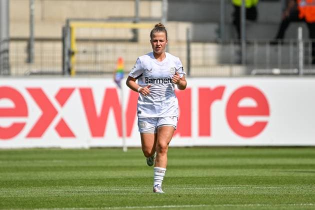 Kristin Koegel (Bayer 04 Leverkusen, 11) GER, SC Freiburg - Bayer 04 Leverkusen, Frauen-Fussball, Google Pixel Frauen-Bundesliga, 1. Spieltag, Saison 2024 2025, 31.08.2024 DFB REGULATIONS PROHIBIT ANY USE OF PHOTOGRAPHS AS IMAGE SEQUENCES AND OR QUASI-VIDEO GER, SC Freiburg - Bayer 04 Leverkusen, Frauen-Fussball, Google Pixel Frauen-Bundesliga, 1. Spieltag, Saison 2024 2025, 31.08.2024 Freiburg *** Kristin Koegel Bayer 04 Leverkusen, 11 GER, SC Freiburg Bayer 04 Leverkusen, Women Football, Google Pixel Women Bundesliga, 1 Matchday, Season 2024 2025, 31 08 2024 DFB REGULATIONS PROHIBIT ANY USE OF PHOTOGRAPHS AS IMAGE SEQUENCES AND OR QUASI VIDEO GER, SC Freiburg Bayer 04 Leverkusen, Women Football, Google Pixel Women Bundesliga, 1 Matchday, Season 2024 2025, 31 08 2024 Freiburg Copyright: xEibner-Pressefoto ThomasxHessx EP_THS