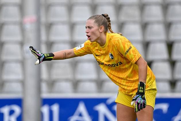 Rafaela Borggraefe (SC Freiburg Frauen, 12) GER, SC Freiburg - Bayer 04 Leverkusen, Frauen-Fussball, Google Pixel Frauen-Bundesliga, 1. Spieltag, Saison 2024 2025, 31.08.2024 DFB REGULATIONS PROHIBIT ANY USE OF PHOTOGRAPHS AS IMAGE SEQUENCES AND OR QUASI-VIDEO GER, SC Freiburg - Bayer 04 Leverkusen, Frauen-Fussball, Google Pixel Frauen-Bundesliga, 1. Spieltag, Saison 2024 2025, 31.08.2024 Freiburg Copyright: xEibner-Pressefoto ThomasxHessx EP_THS