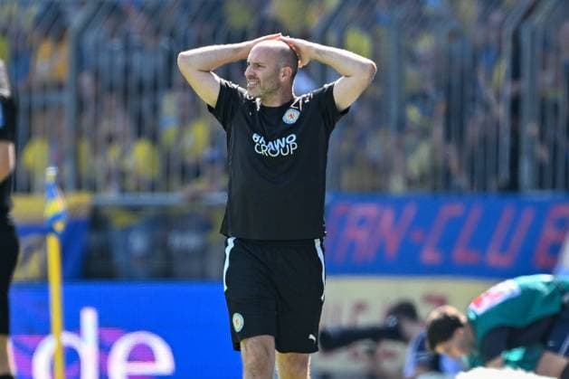 2. Liga - Eintracht Braunschweig - Karlsruher SC am 01.09.2024 im Eintracht Stadion in Braunschweig Trainer Daniel Scherning (Braunschweig) unzufrieden, enttäuscht, enttaeuscht, niedergeschlagen.