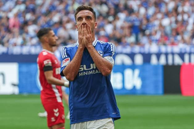 2. Bundesliga - FC Schalke 04 - 1. FC Köln am 01.09.2024 in der Veltins-Arena auf Schalke Kenan Karaman (Schalke 19) unzufrieden, enttäuscht, enttaeuscht, niedergeschlagen.