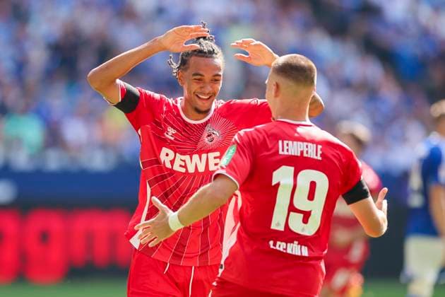 Sport Bilder des Tages Damion Downs (1. FC Koeln) bejubelt seinen Treffer zum 0:1 mit Tim Lemperle (1. FC Koeln), 2. Bundesliga, FC Schalke 04 vs 1. FC Köln, Veltins-Arena am 01. September 2024 in Gelsenkirchen, Deutschland. (Foto von Marco Steinbrenner DeFodi Images) Damion Downs (1. FC Koeln) celebrates after scoring his teams first goal with Tim Lemperle (1. FC Koeln), 2. Bundesliga, FC Schalke 04 vs 1. FC Köln, Veltins-Arena, September 1, 2024 in Gelsenkirchen, Germany. (Photo by Marco Steinbrenner DeFodi Images) DFB DFL REGULATIONS PROHIBIT ANY USE OF PHOTOGRAPHS AS IMAGE SEQUENCES AND OR QUASI-VIDEO. Defodi-700_schalke_koeln_20240901_020