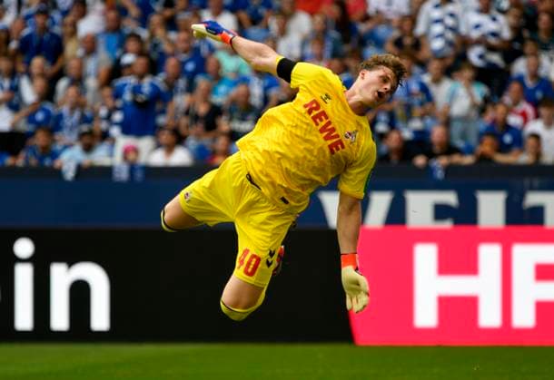 Veltins Arena Gelsenkirchen, , 1.9.2024, 2. Fussball Bundesliga Saison 2024 25 4. Spieltag, Schalke 04 (S04) vs 1.FC Köln (KOE) - völlig losgelöst: Torwart Jonas Urbig (KOE)