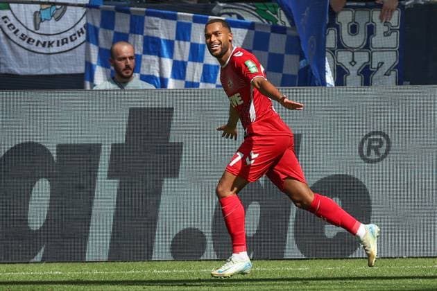 2. Bundesliga - FC Schalke 04 - 1. FC Köln am 01.09.2024 in der Veltins-Arena auf Schalke Jubel, Torjubel, Torschuetze, Torschütze Linton Maina (Koeln 37) jubelt nach seinem Tor zum 0 zu 2