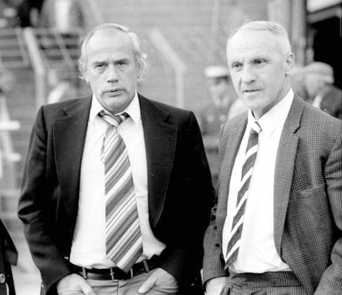 Archivbilder der Woche SPORT KW35 UEFA-Cup Finale, Rückspiel , Borussia Mönchengladbach - FC Liverpool 2:0 (Hinspiel 0:3) 23.05.1973 Trainer Hennes Weisweiler (Borussia) und Trainer Bill Shankly (Liverpool rechts) *** UEFA Cup Final, second leg , Borussia Mönchengladbach FC Liverpool 2 0 first leg 0 3 23 05 1973 Coach Hennes Weisweiler Borussia and coach Bill Shankly Liverpool right HM