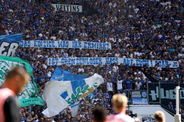 Fans des FC Schalke 04 mit Banner beim Spiel der 2. BL (Saison 2024 25) FC Schalke 04 - 1. FC Köln Copyright: Thomas Pakusch