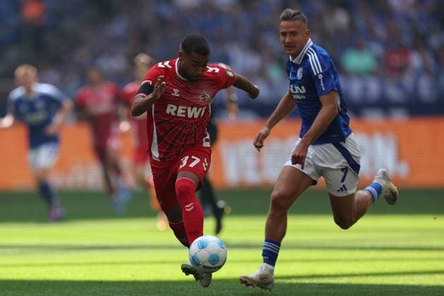 Linton Maina (1.FC Köln) und Paul Seguin (FC Schalke 04) beim Spiel der 2. BL (Saison 2024 25) FC Schalke 04 - 1. FC Köln Copyright: Thomas Pakusch