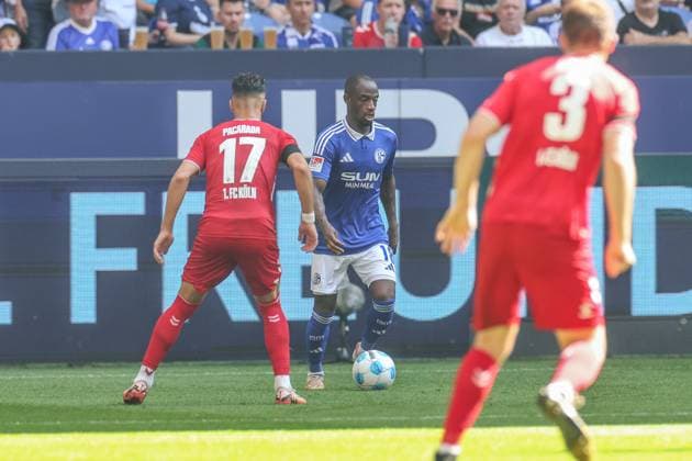 01.09.2024, Fussball, Saison 2024 2025, 2. Bundesliga, 4. Spieltag, FC Schalke 04 - 1. FC Köln, Christopher Antwi-Adjei (FC Schalke 04) Gelsenkirchen Veltins Arena NRW Deutschland xRHR-FOTO TRx