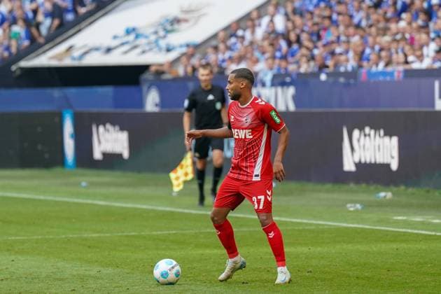 Fußball: 2. Bundesliga Saison 2024 - 2025, 4. Spieltag - FC Schalke 04 vs. 1. FC Köln - Veltins-Arena, Gelsenkirchen: Kölns Linton Maina in Aktion