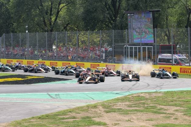 Start, Lando Norris (McLaren), Oscar Piastri (McLaren), Charles Leclerc (Scuderia Ferrari HP), Rennen, Grosser Preis von Italien, Motorsport, Herren, Formel 1, 01.09.2024 Monza Lombardei Italien