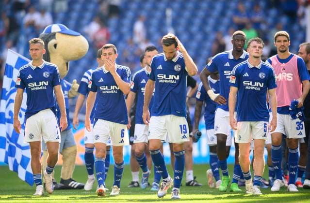 v.l. Paul SEGUIN (GE), Ron SCHALLENBERG (GE), Kenan KARAMAN (GE), Derry MURKIN (GE) Marcin KAMINSKI (GE) enttaeuscht nach dem Spiel, Fussball 2. Bundesliga, 4.Spieltag, FC Schalke 04 (GE) - 1. FC Koeln (K) 1:3, am 01.09.2024 in Gelsenkirchen Deutschland. DFL regulations prohibit any use of photographs as image sequences and or quasi-video Â