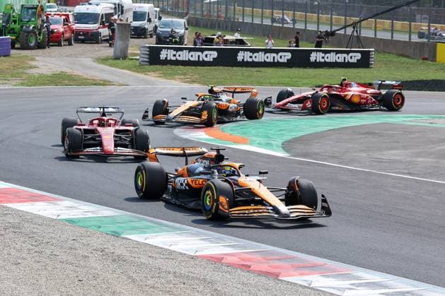 neue Fuehrung, Oscar Piastri (McLaren), Charles Leclerc (Scuderia Ferrari HP), Lando Norris (McLaren), Carlos Sainz jr. (Scuderia Ferrari HP), Rennen, Grosser Preis von Italien, Motorsport, Herren, Formel 1, 01.09.2024 Monza Lombardei Italien