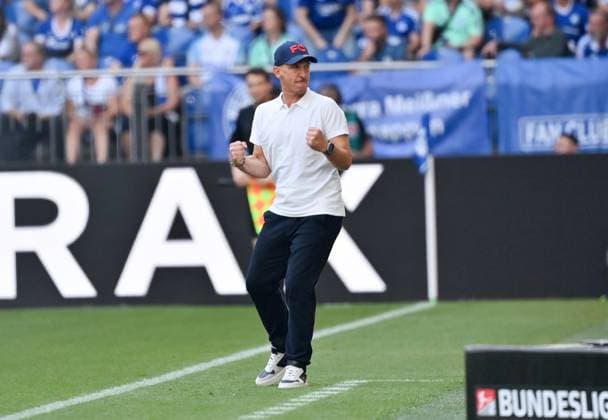 Jubel Trainer Gerhard Struber (1.FC Koeln) nach dem Abpfiff 01.09.2024, Fussball 2. Bundesliga, 4. Spieltag, Saison 2024 2025 FC Schalke 04 - 1. FC Köln 1:3 Gelsenkirchen Veltins Arena Nordrhein Westfalen Deutschland