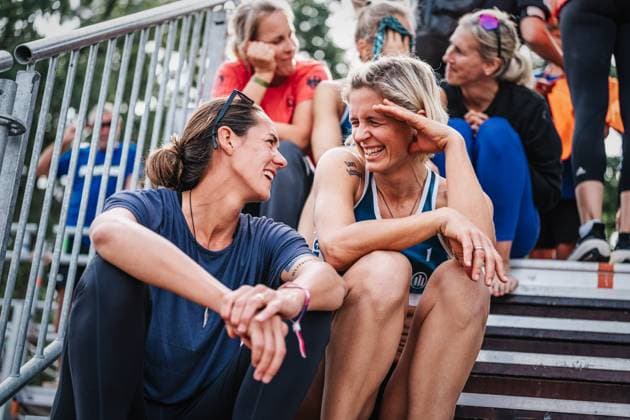 Beachvolleyball Frauen Allianz German Beach Tour Deutsche Beachvolleyball-Meisterschaft 2024 01.09.2024 v.l. Kira Walkenhorst und Laura Ludwig werden verabschiedet, Karriereende Timmendorfer Strand Ahmann-Hager-Arena Schleswig-Holstein Deutschland