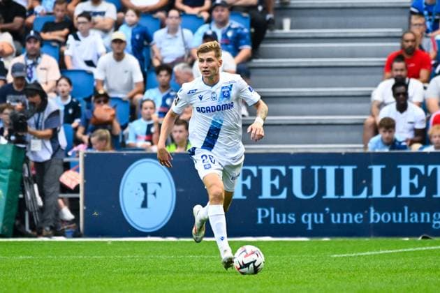 Paul JOLY ( 26 - Auxerre ) during the Ligue 1 match between Havre AC and AJ Auxerre at Stade Oceane on September 01, 2024 in Le Havre, France. ( Photo by federico pestellini panoramic ) - FOOTBALL : Le Havre vs Auxerre - Ligue 1 - 01 09 2024 FedericoPestellini Panoramic 