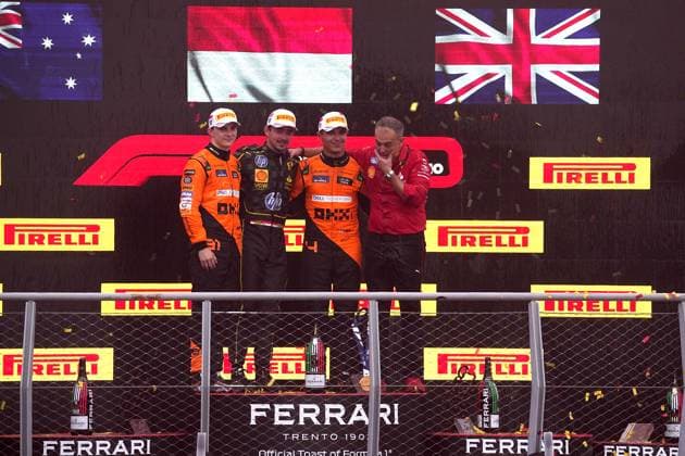 FORMULA 1 PIRELLI GRAN PREMIO D ITALIA 2024 01.09.2024, Autodromo Nazionale di Monza, Monza, FORMULA 1 PIRELLI GRAN PREMIO D ITALIA 2024 ,im Bild Sieger Charles Leclerc (MCO), Scuderia Ferrari HP, 2. Platz für Oscar Piastri (AUS), McLaren F1 Team, 3. Platz für Lando Norris (GBR), Renndirektor Diego Ioverno (Scuderia Ferrari).