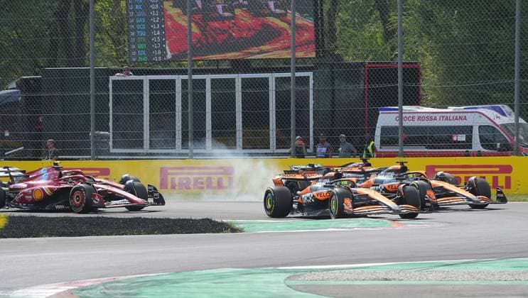 FORMULA 1 PIRELLI GRAN PREMIO D ITALIA 2024 01.09.2024, Autodromo Nazionale di Monza, Monza, FORMULA 1 PIRELLI GRAN PREMIO D ITALIA 2024 ,im Bild Rennstart:, Oscar Piastri (AUS), McLaren F1 Team, Charles Leclerc (MCO), Scuderia Ferrari HP, Lando Norris (GBR), George Russell (GBR), Mercedes-AMG Petronas Formula One Team, Fernando Alonso (ESP), Aston Martin Aramco Cognizant Formula One Team, Lewis Hamilton (GBR), Max Verstappen (NLD), Oracle Red Bull Racing, Sergio Perez (MEX)