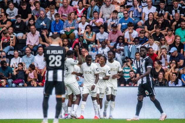 Joie des joueurs de l’OGC Nice aprés le but de Hicham Boudaoui (OGC Nice) FOOTBALL : Angers SCO vs OGC Nice - Ligue 1 - Journée 3 - 01 09 2024 BaptisteAutissier Panoramic 