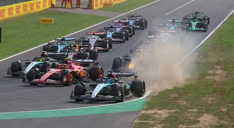 Monza- F1 Italy Grand Prix 2024& xA;Formula 1 & xA;Monza Formula 1 Race 2024& xA;race start  Copyright: xSergioxBisi IPAxSportx xipa-agenx xx IPA_49263810 IPA_Agency_IPA49263810
