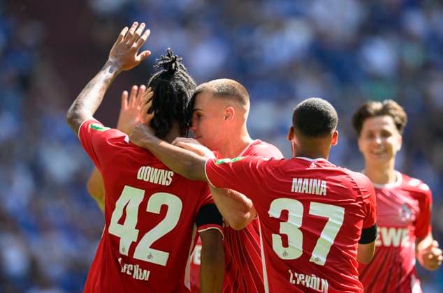 Jubel Damion DOWNS (K) nach seinem Tor zum 0:1, v.l. Damion DOWNS (K), Tim LEMPERLE (K), Linton MAINA (K), Fussball 2. Bundesliga, 4.Spieltag, FC Schalke 04 (GE) - 1. FC Koeln (K) 1:3, am 01.09.2024 in Gelsenkirchen Deutschland. DFL regulations prohibit any use of photographs as image sequences and or quasi-video Â