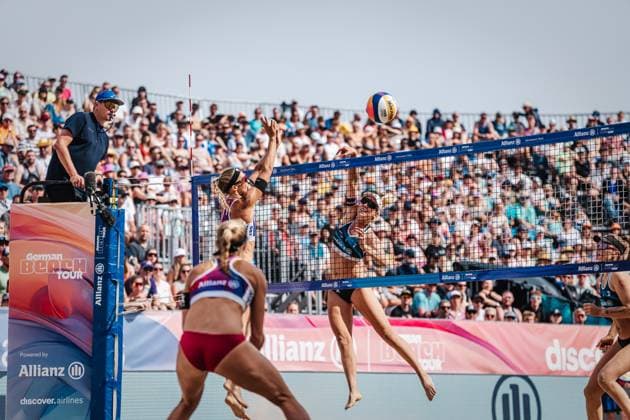 Beachvolleyball Frauen Allianz German Beach Tour Deutsche Beachvolleyball-Meisterschaft 2024 01.09.2024 Karla Borger beim Angriff Timmendorfer Strand Ahmann-Hager-Arena Schleswig-Holstein Deutschland