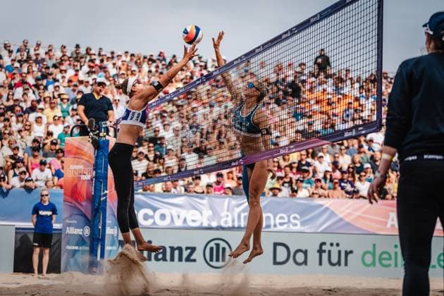 Beachvolleyball Frauen Allianz German Beach Tour Deutsche Beachvolleyball-Meisterschaft 2024 01.09.2024 v.l. Svenja Müller und Louisa Lippmann Timmendorfer Strand Ahmann-Hager-Arena Schleswig-Holstein Deutschland