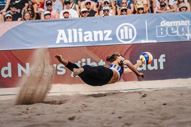 Beachvolleyball Frauen Allianz German Beach Tour Deutsche Beachvolleyball-Meisterschaft 2024 01.09.2024 Cinja Tillmann springt zum Ball Timmendorfer Strand Ahmann-Hager-Arena Schleswig-Holstein Deutschland