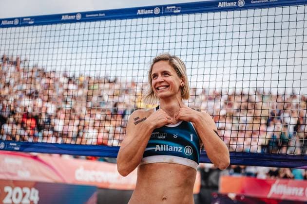 Beachvolleyball Frauen Allianz German Beach Tour Deutsche Beachvolleyball-Meisterschaft 2024 01.09.2024 Laura Ludwig nach ihrem letzten Spiel Timmendorfer Strand Ahmann-Hager-Arena Schleswig-Holstein Deutschland