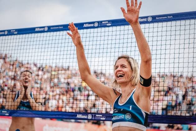Beachvolleyball Frauen Allianz German Beach Tour Deutsche Beachvolleyball-Meisterschaft 2024 01.09.2024 Laura Ludwig nach ihrem letzten Spiel Timmendorfer Strand Ahmann-Hager-Arena Schleswig-Holstein Deutschland