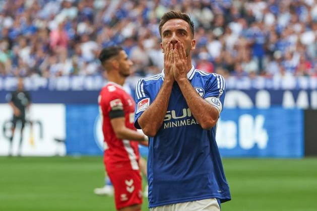 2. Bundesliga - FC Schalke 04 - 1. FC Köln am 01.09.2024 in der Veltins-Arena auf Schalke Kenan Karaman (Schalke 19) unzufrieden, enttäuscht, enttaeuscht, niedergeschlagen.
