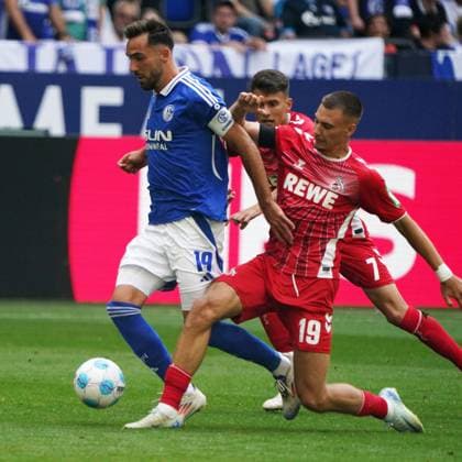 Fussball, 2.BL Saison 2024 2025 FC Schalke 04 vs 1.FC Köln , Arena auf Schalke, Gelsenkirchen, Kenan Karaman, S04, Tim Lemperle, 1. FC Köln